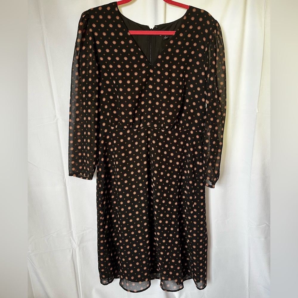 Womens Ann Taylor dress size 10 Floral Pattern With Belt Mid Ankle Length
